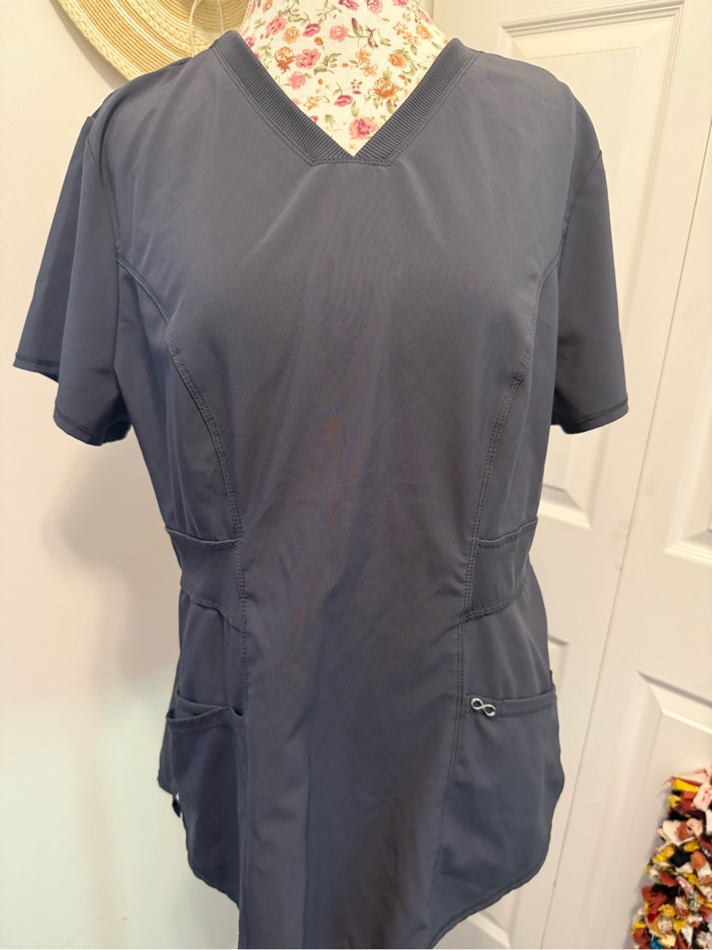 Women's V-Neck Scrub Top in Charcoal Gray